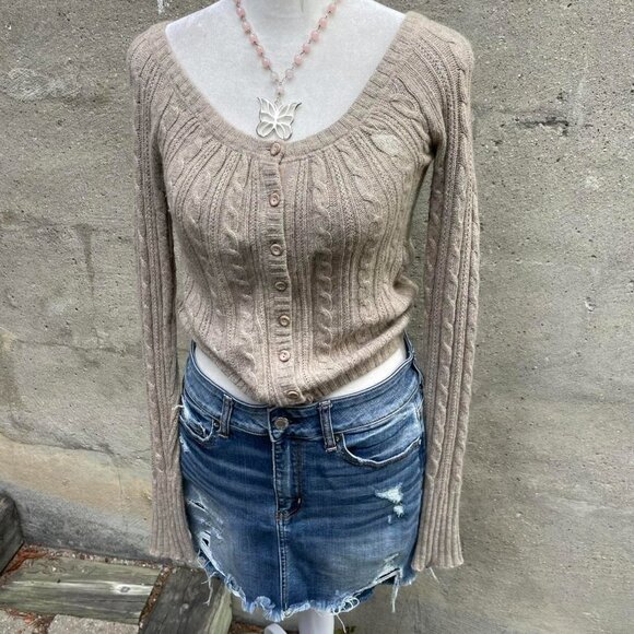 Y2K Abercrombie and Fitch Tan Cable-Knit Button-Up Cardigan - Picture 2 of 8